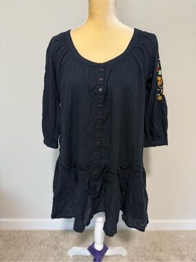 Recollections Black Button-Front Tunic with Floral Sleeve Embroidery